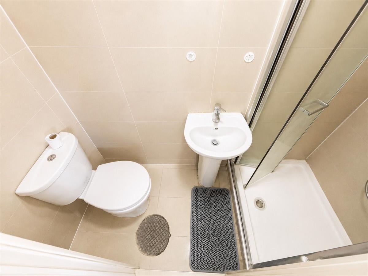 Flat Sheringham Avenue in Greater London