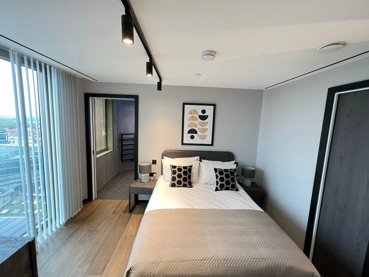 Room Plough Yard in Greater London