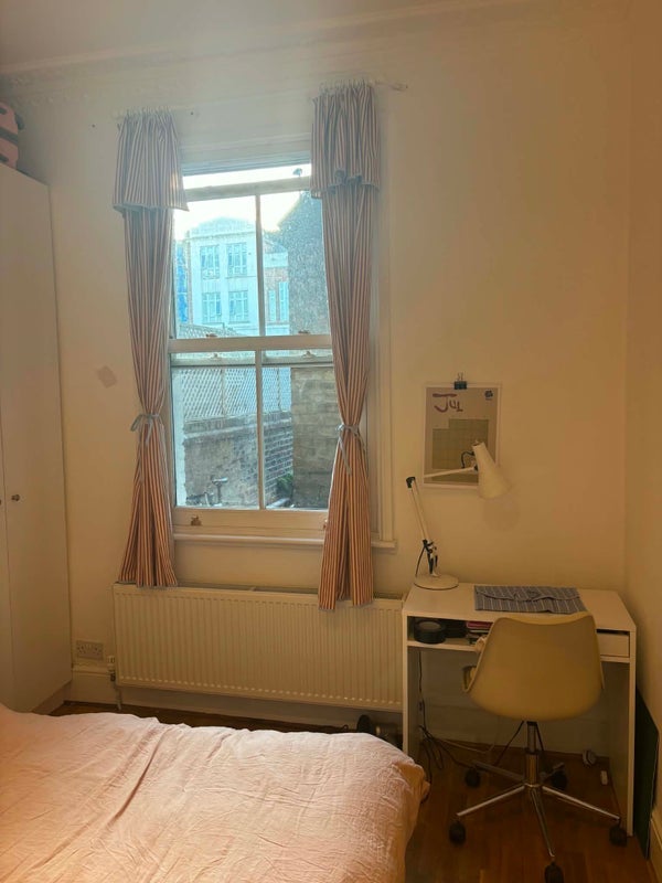 Room Giesbach Road in Greater London