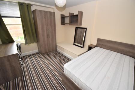 Room Powers Court in Royal Leamington Spa