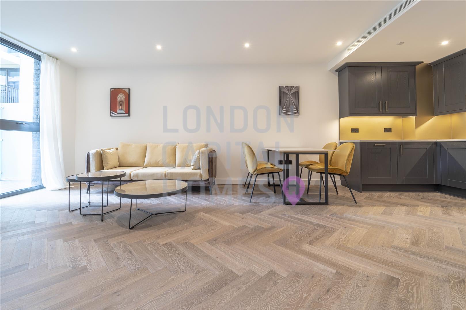 Flat Merino Gardens in Greater London