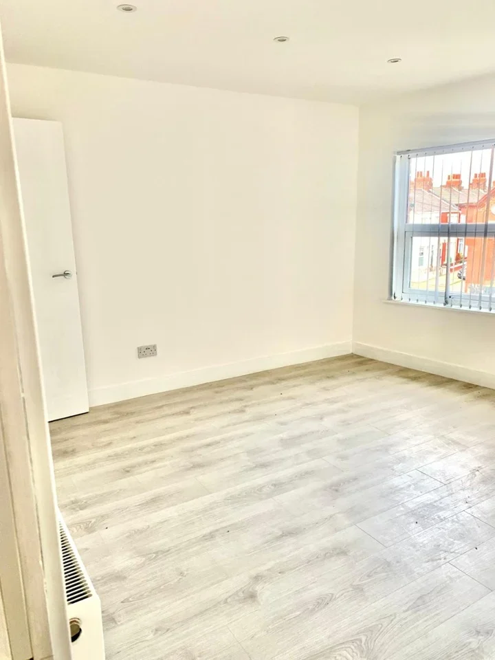 Flat Picton Road in Liverpool
