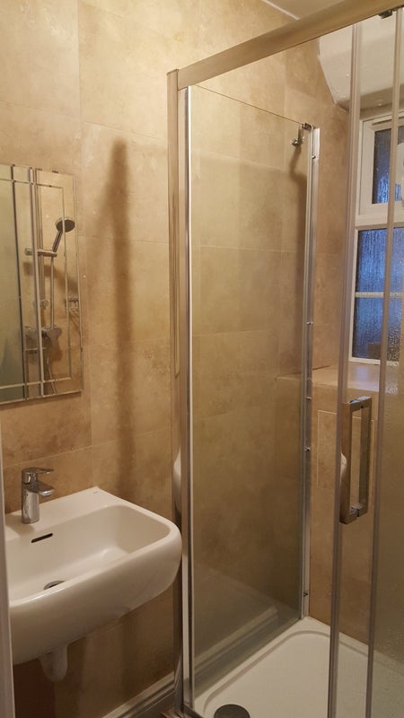 Room Albrighton Road in Greater London