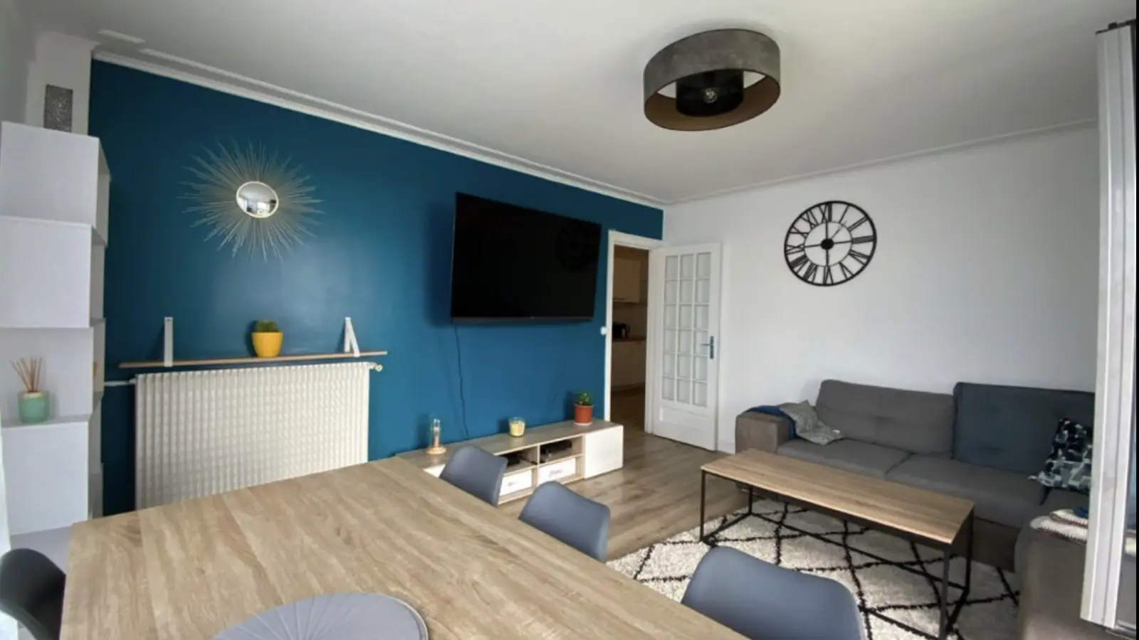 Room Place Jules Verne in Saint-Denis