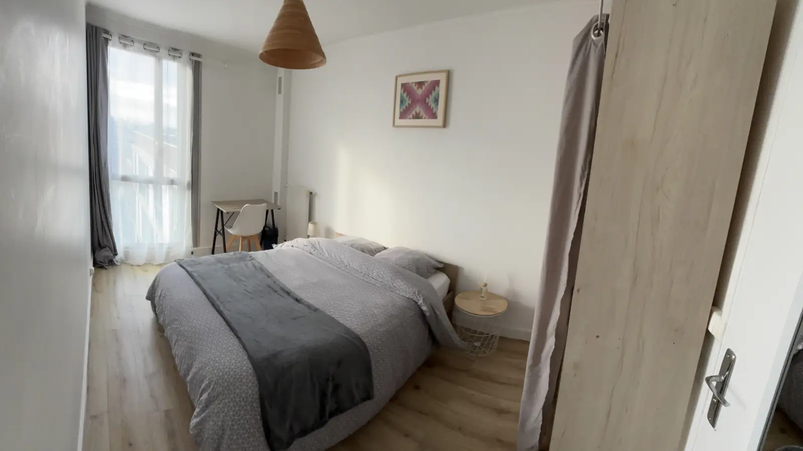Room Place Jules Verne in Saint-Denis