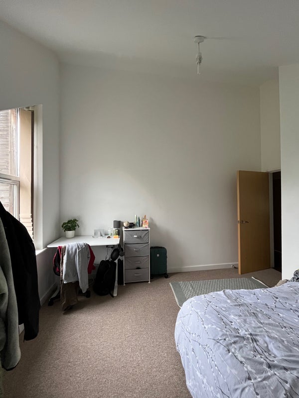 Flat Kersteman Road in Bristol