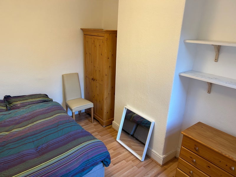 Room Elmsworth Avenue in Manchester