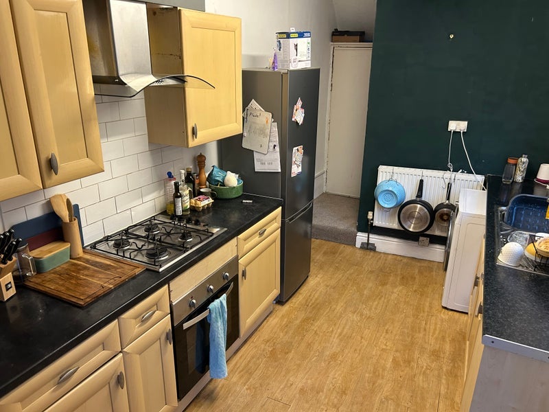 Room Elmsworth Avenue in Manchester