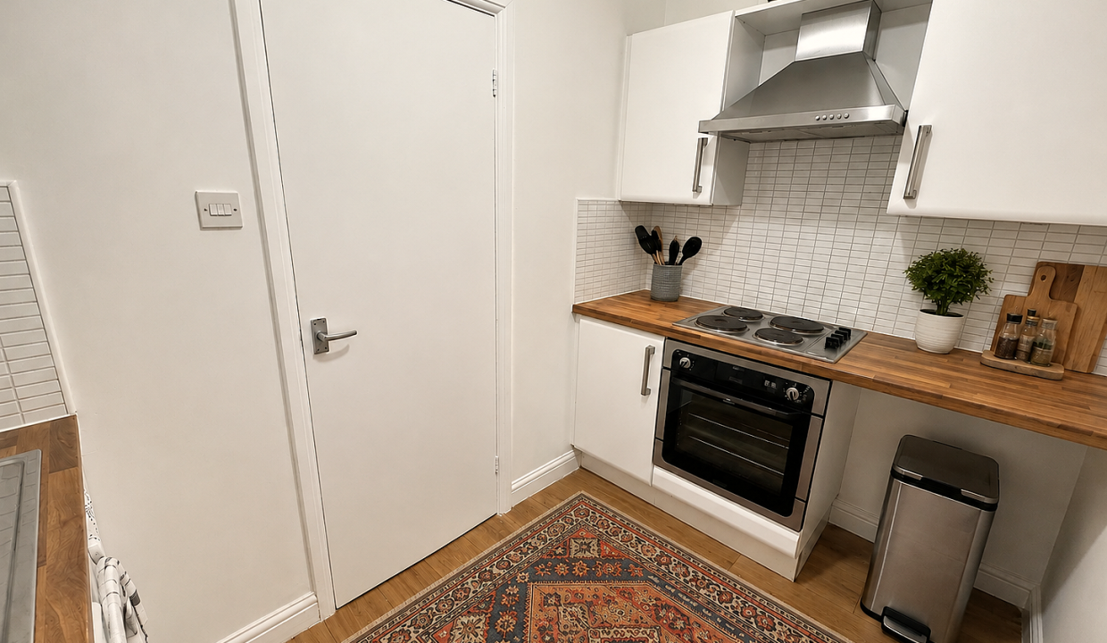 Flat Glenfield Road in Leicester