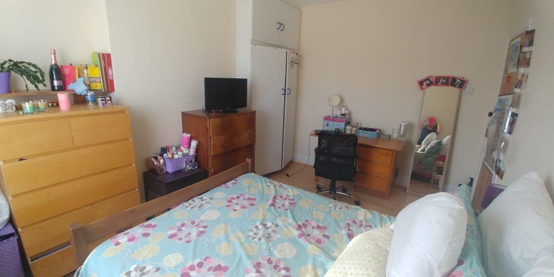 Room Southdown Road in Greater London