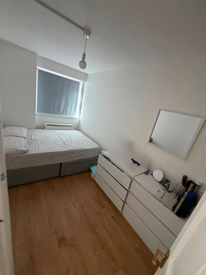 Flat Truro Road in Greater London
