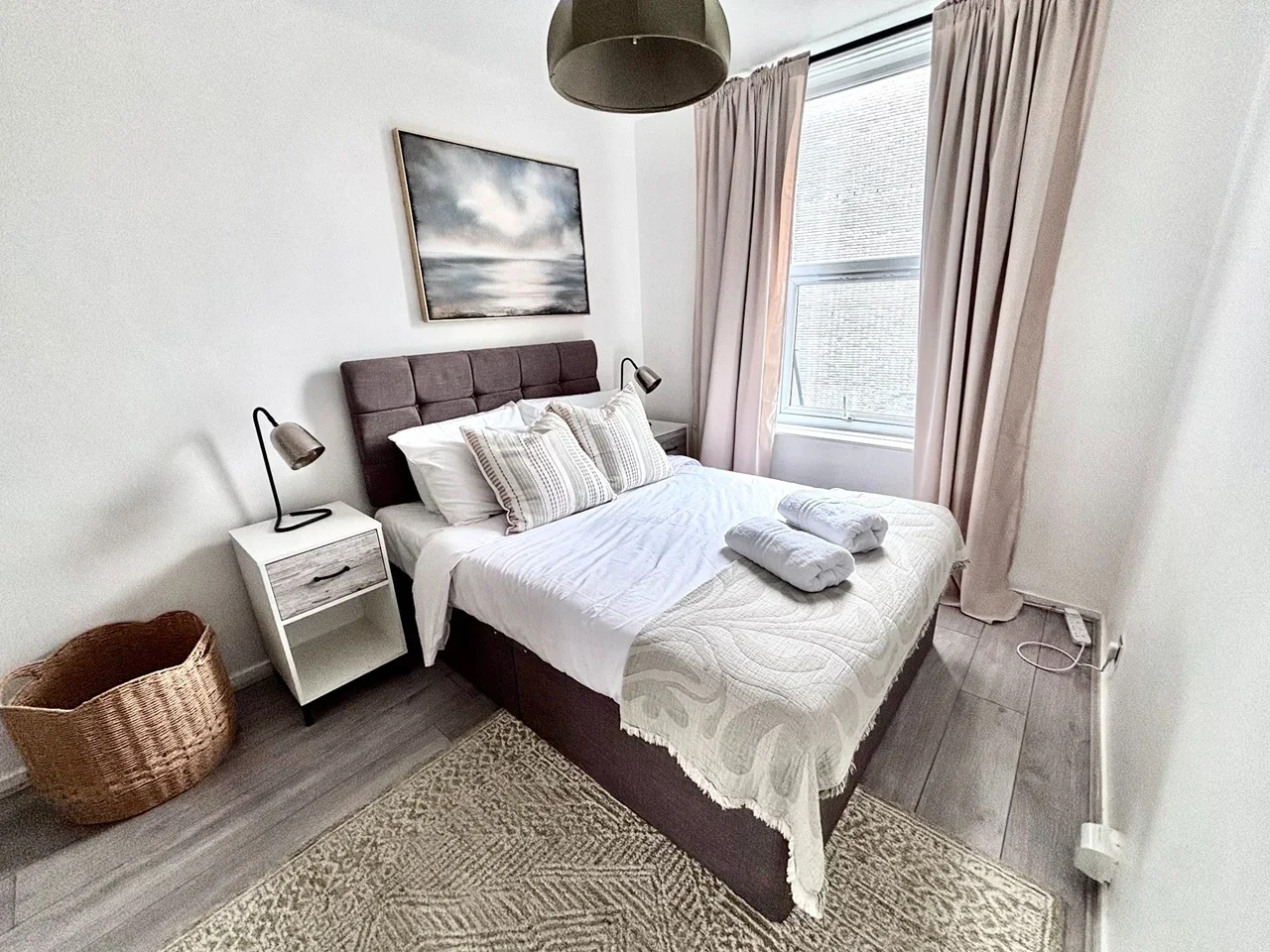 Flat Brabourne Close in Greater London