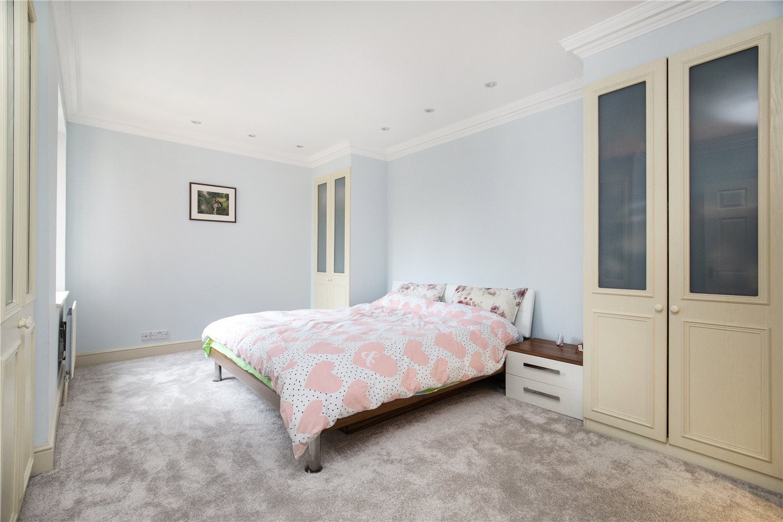 Flat Wimbledon Hill Road in Greater London