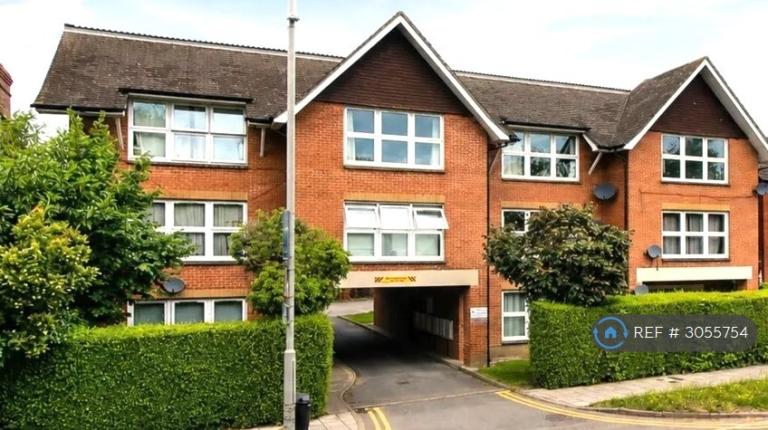 Flat Bierton Road in Aylesbury