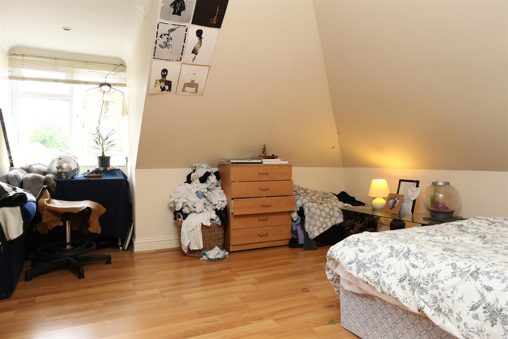Flat Kings Close in Greater London