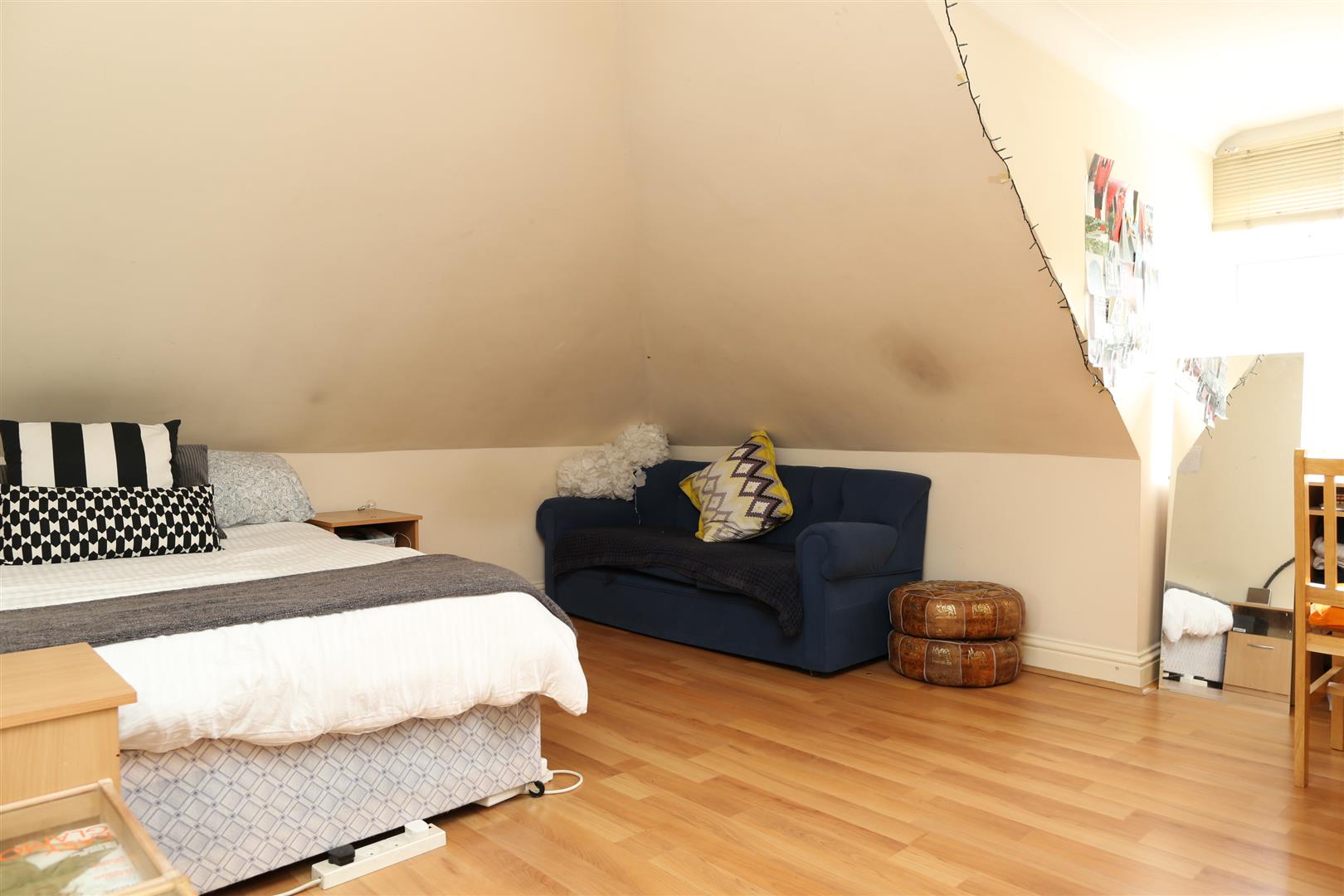 Flat Kings Close in Greater London
