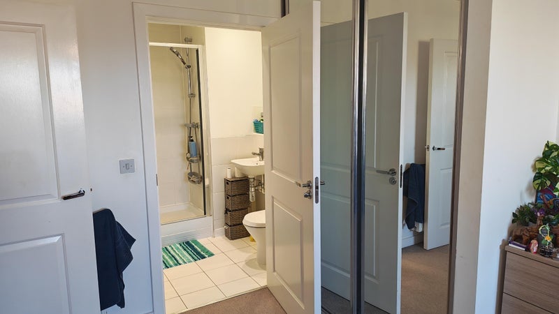 Flat Cordelia Street in Greater London
