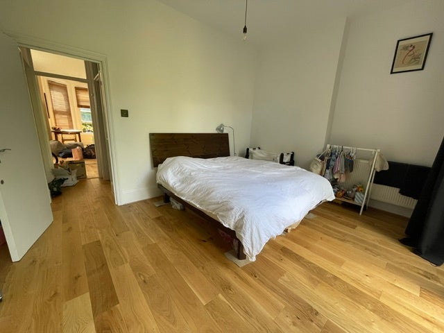 Flat Oakfield Road in Greater London