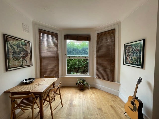 Flat Oakfield Road in Greater London