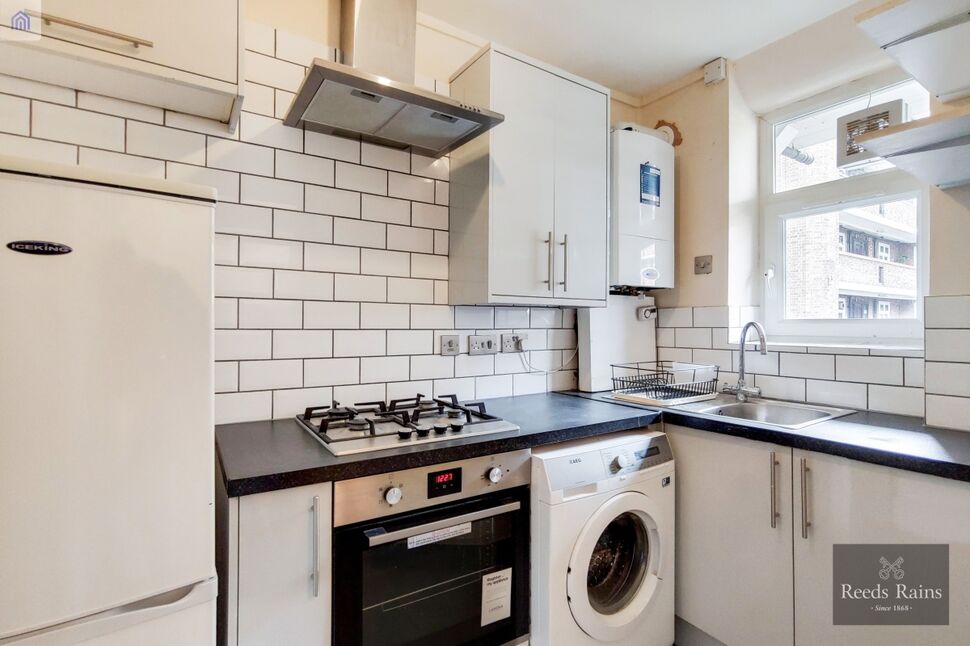 Flat Magee Street in Greater London