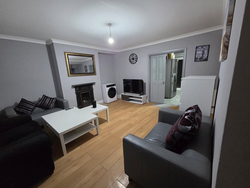 Room Waltham Grove in Birmingham