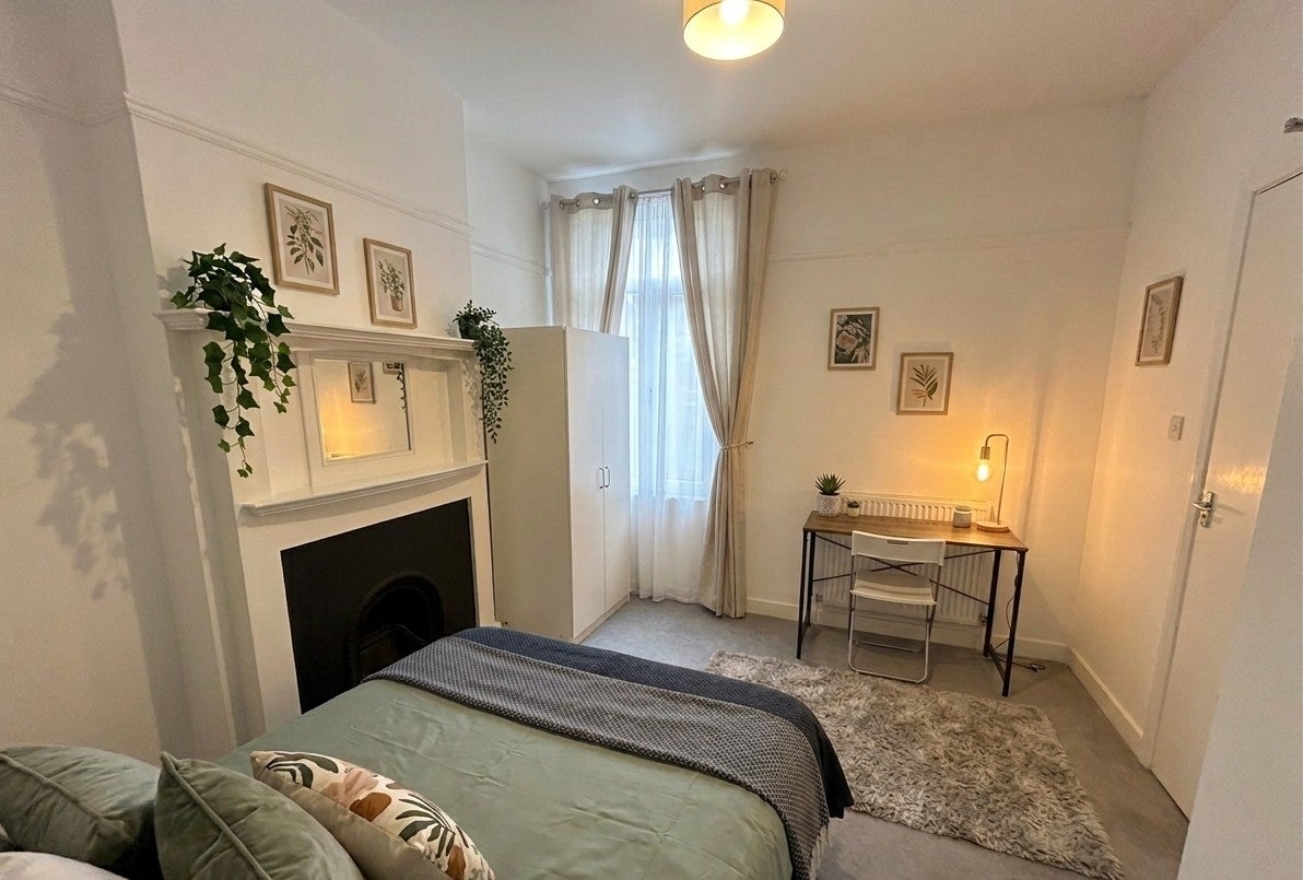 Room Strutton Ground in City of Westminster