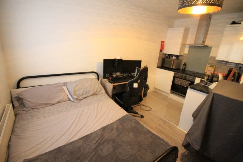 Flat Coundon Road in Coventry