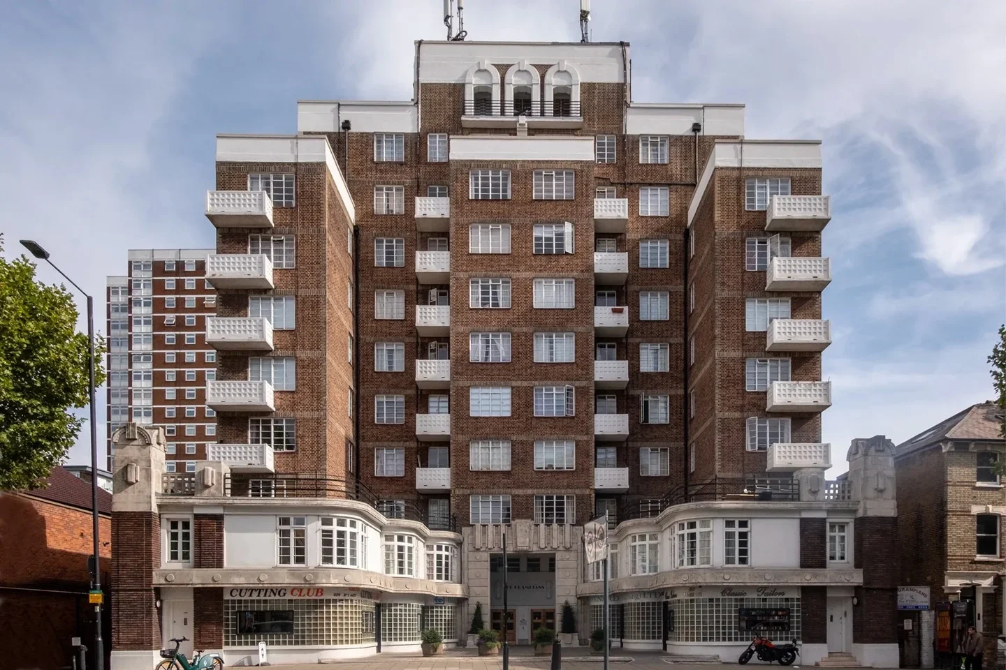 Flat Shepherds Bush Road in Greater London
