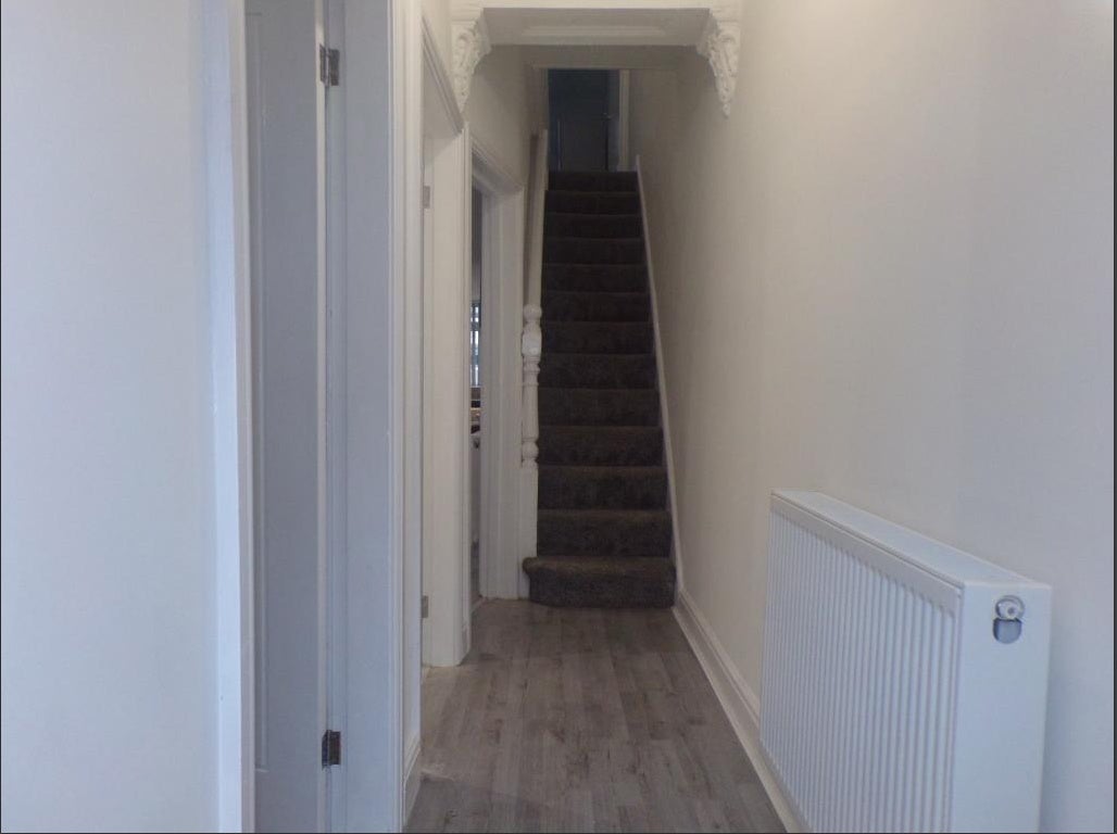Room Kelso Road in Liverpool