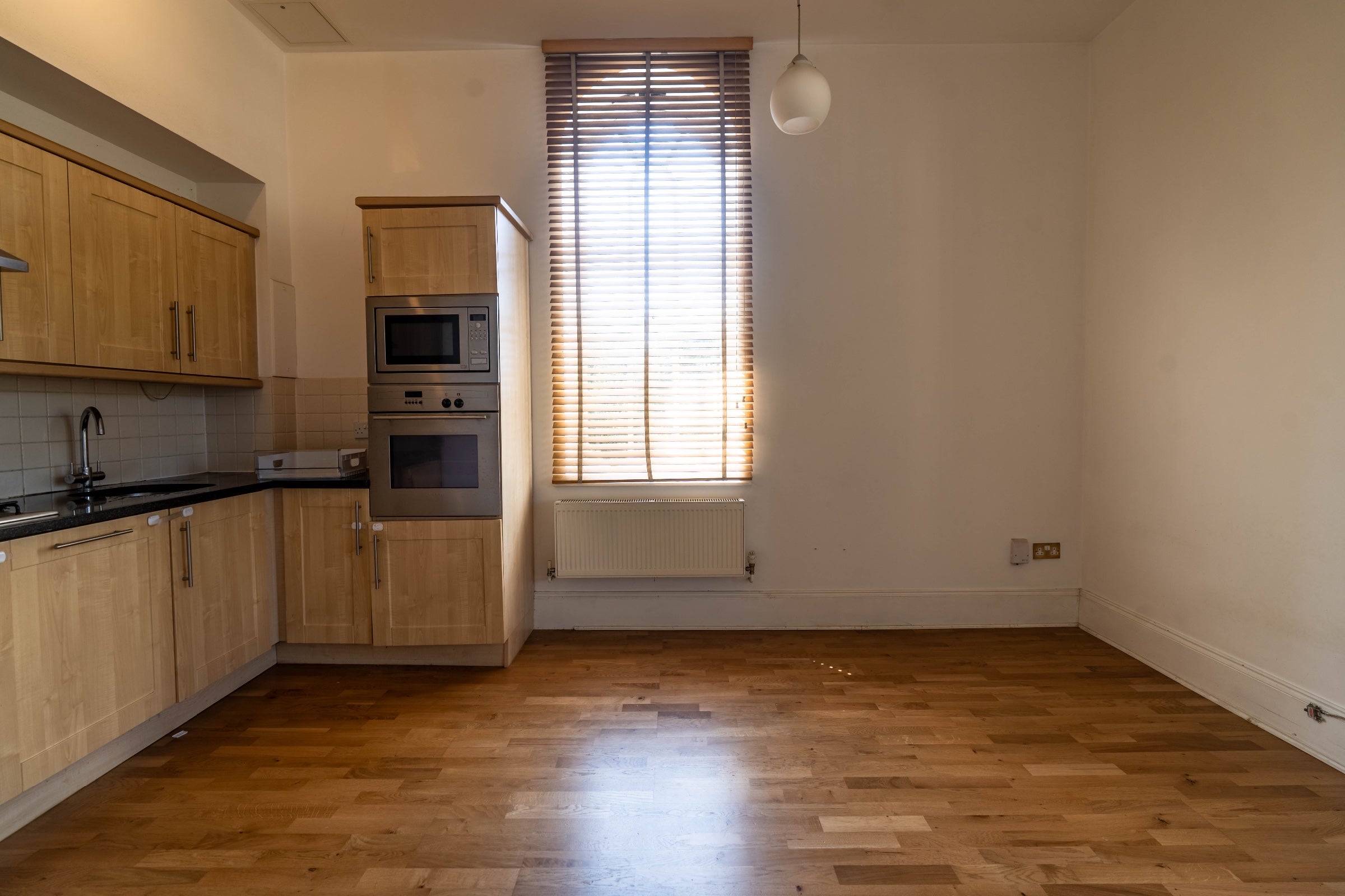 Flat Princess Park Manor in Greater London