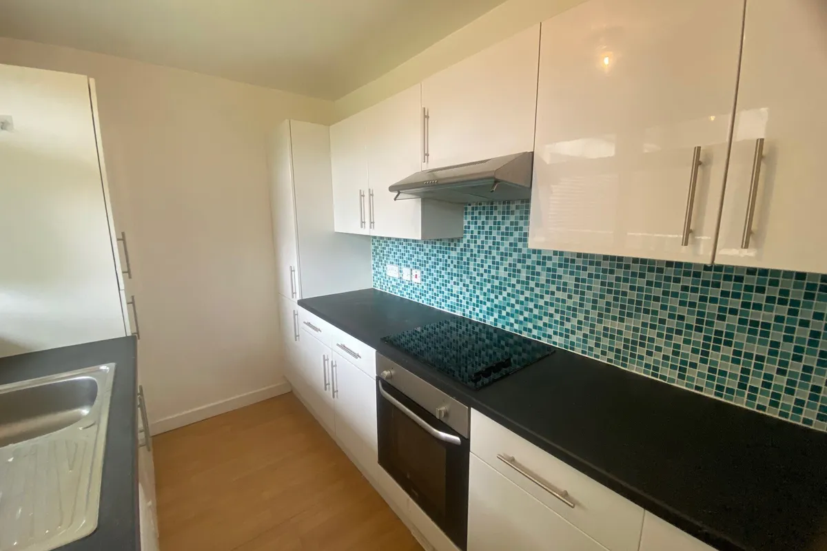Flat Larkhill Road in Leeds