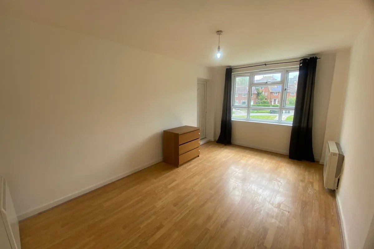 Flat Larkhill Road in Leeds