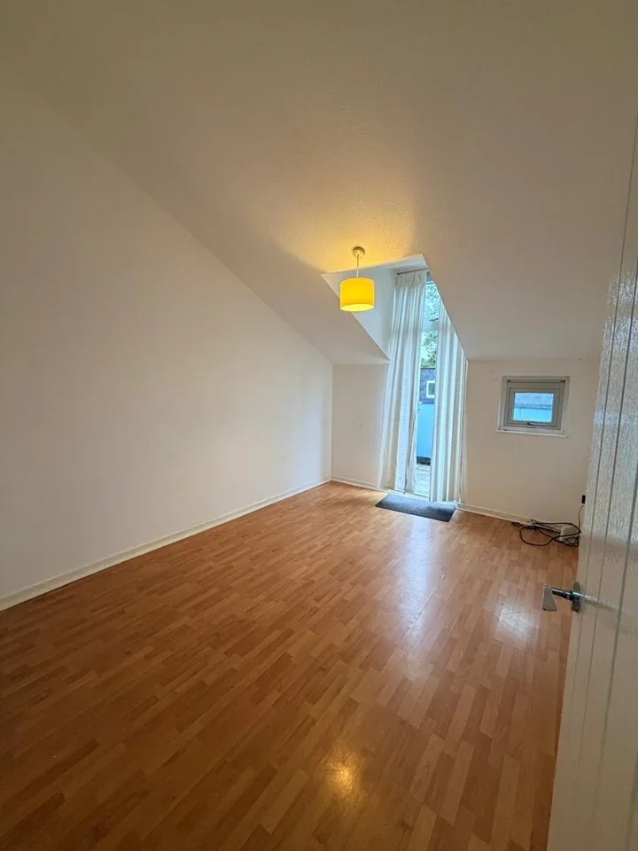 Flat Urlwin Walk in Greater London