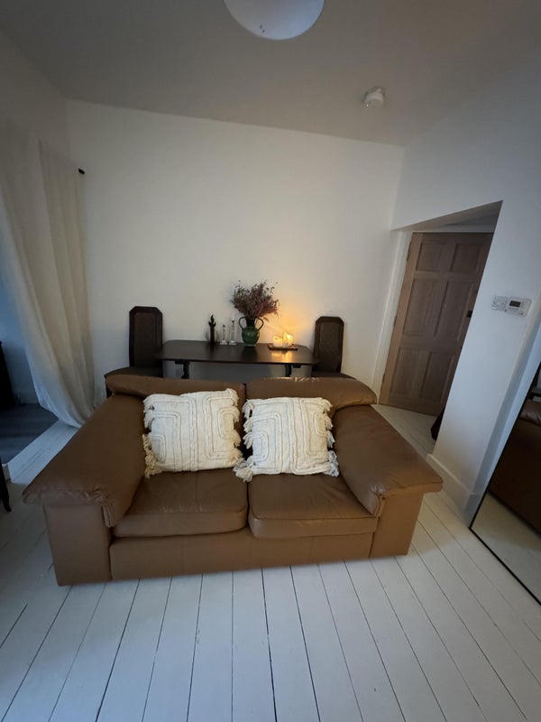 Room Waveney Avenue in Greater London