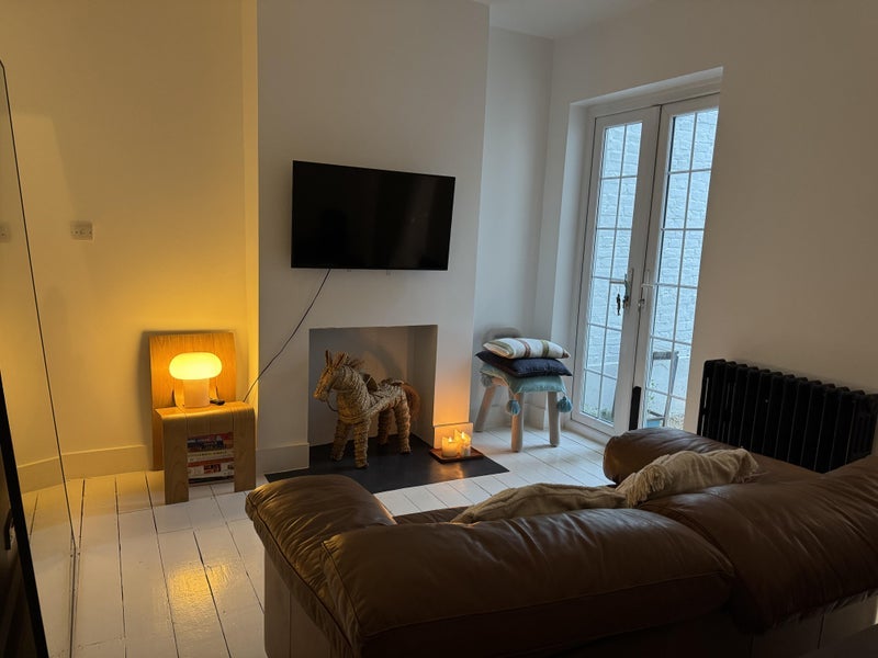 Room Waveney Avenue in Greater London