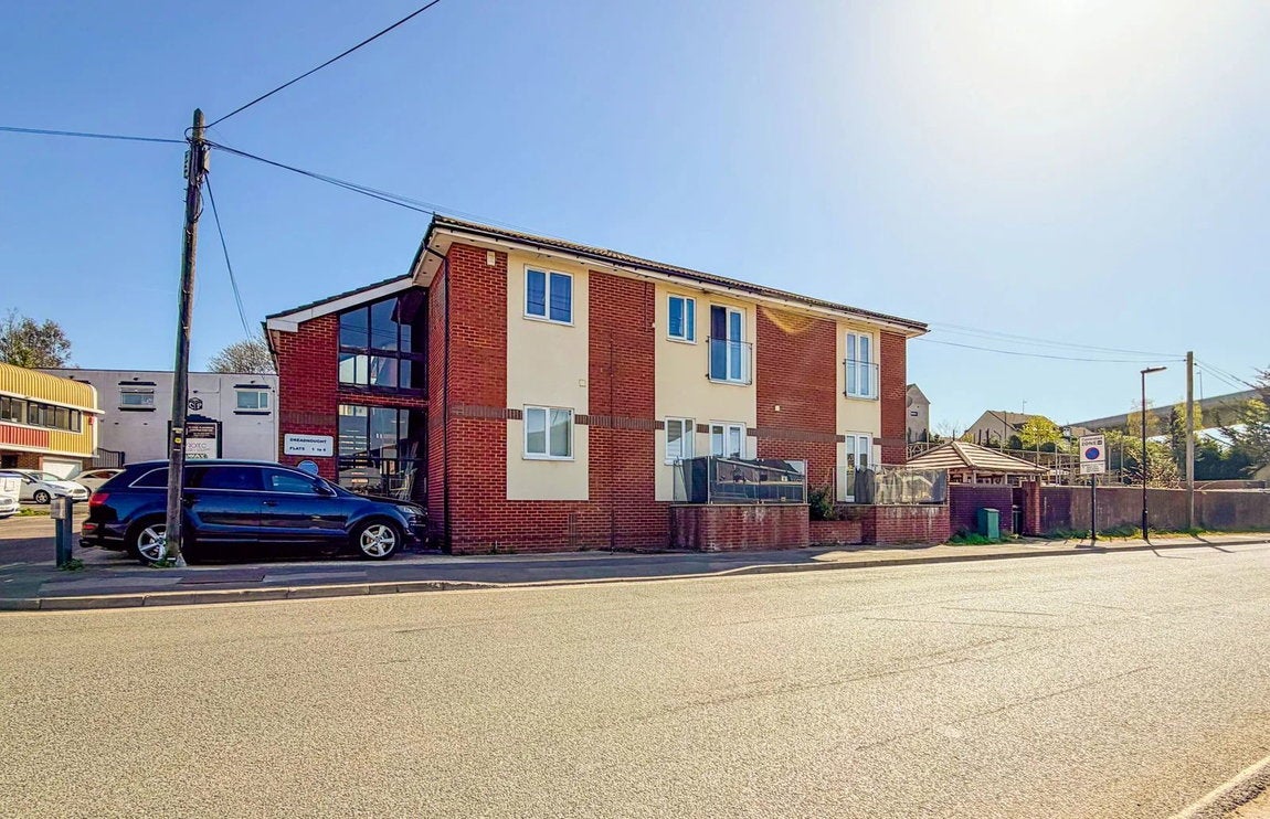Flat Hazel Road in Southampton