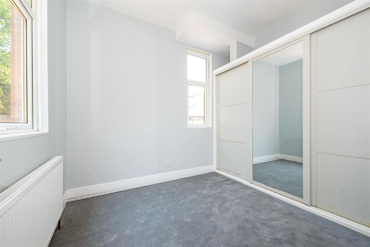Flat Park Street in Surrey Heath