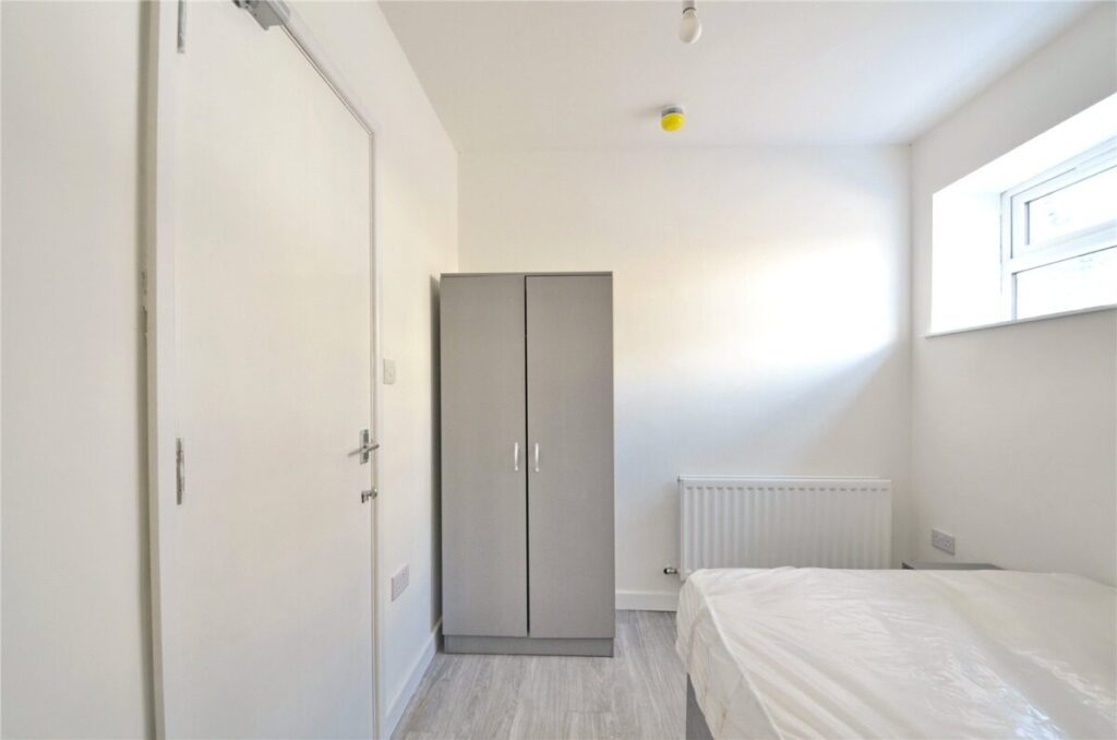 Room Hollywood Road in Bristol