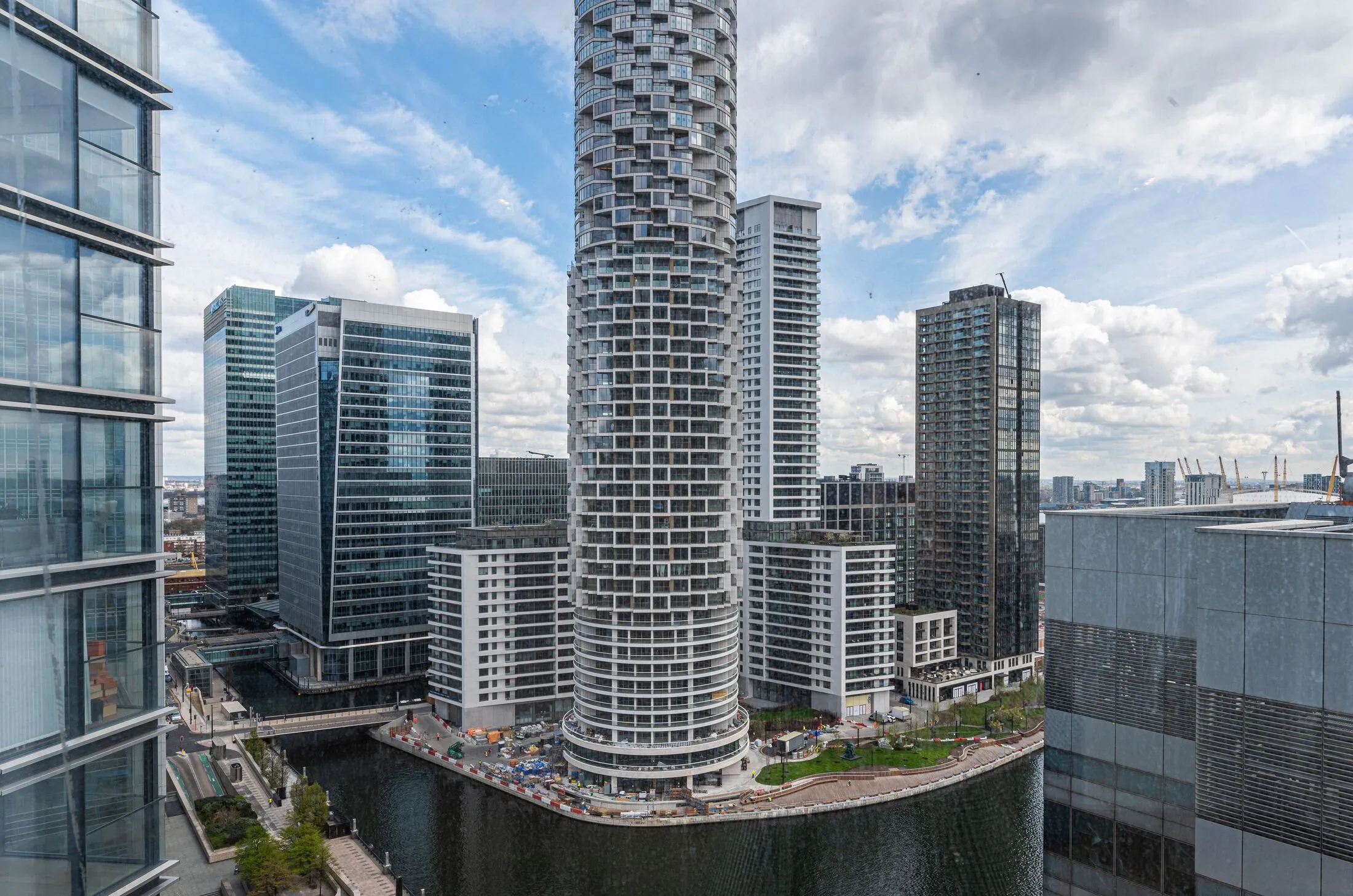 Flat Bridge House Quay in Greater London