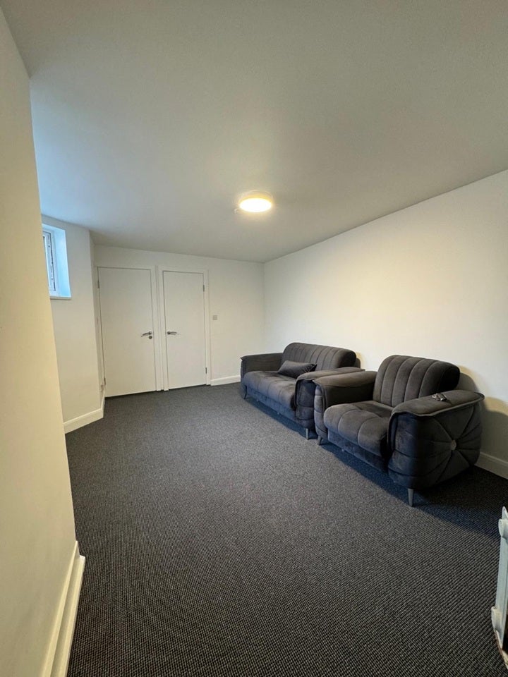 Flat Wightman Road in Greater London