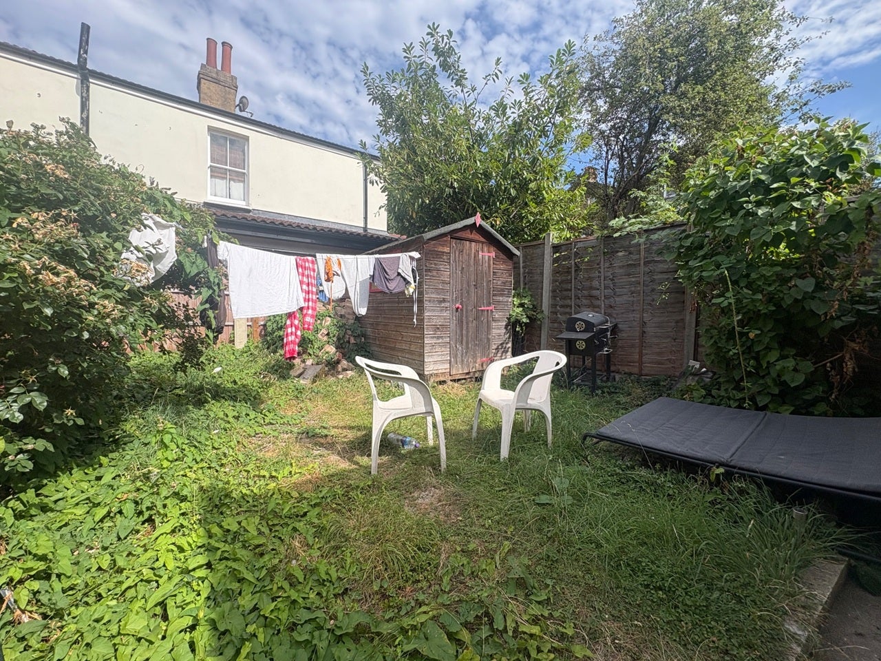 Flat Wightman Road in Greater London