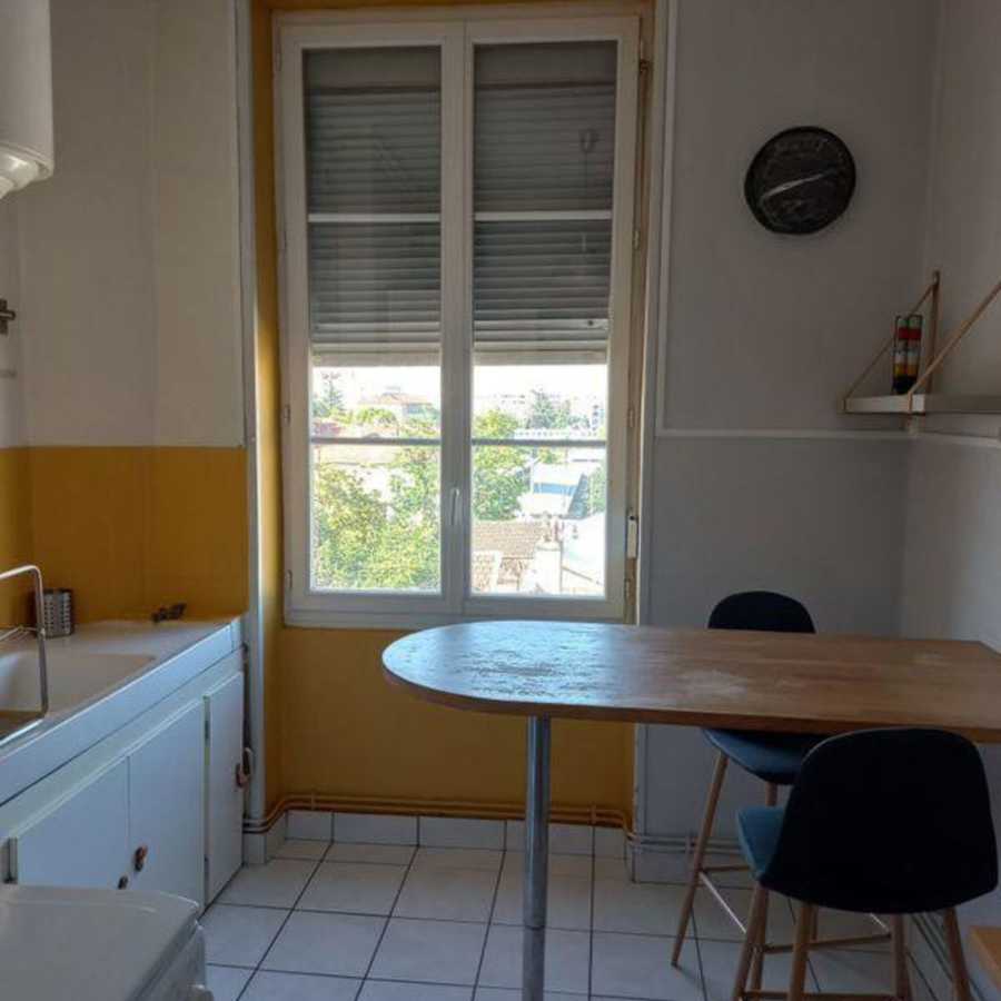 Appartement Avenue des Frères Lumière à Lyon