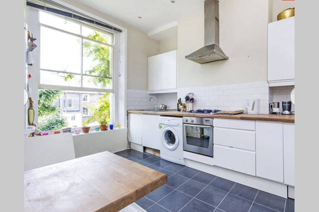 Room Gaisford Street in Greater London