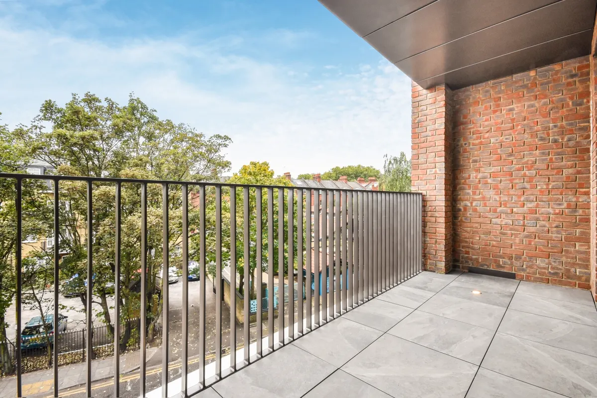 Flat Sidney Street in Greater London