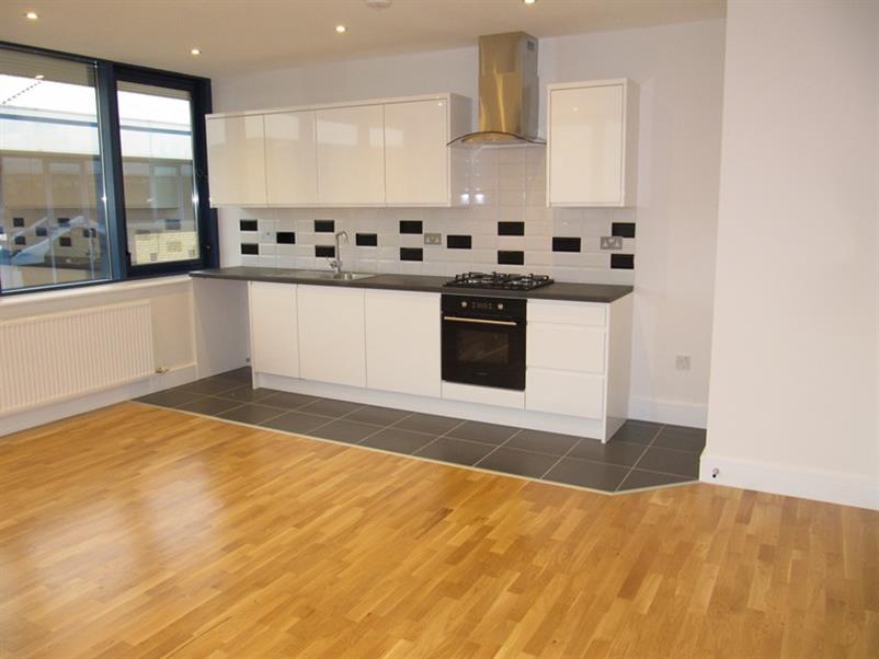 Flat Ridge Way in Richings Park