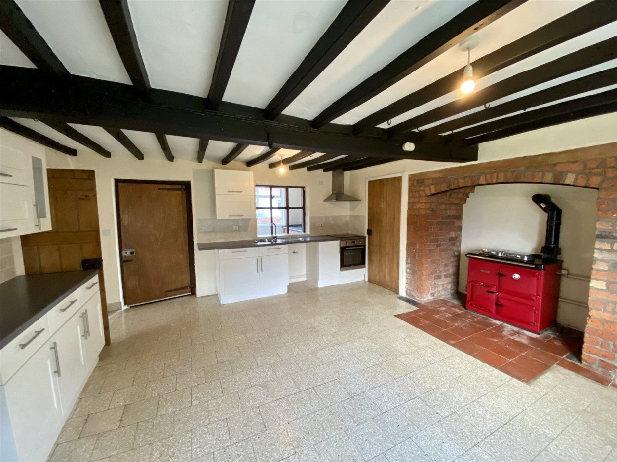 House B4568 in Llanwnnog