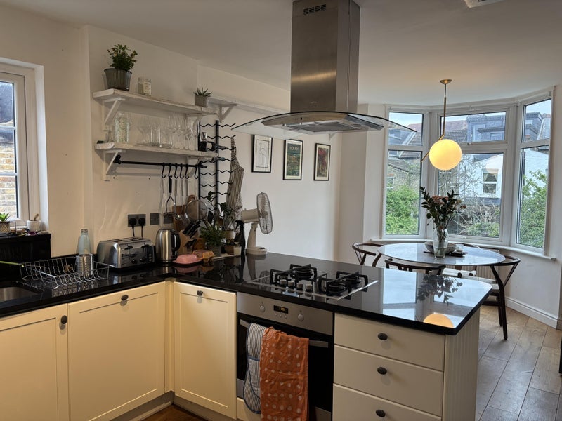 Room Warham Road in Greater London