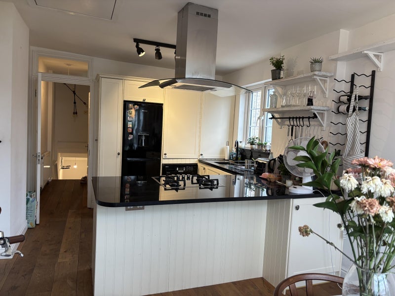 Room Warham Road in Greater London