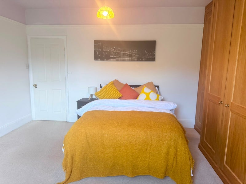 Room Brighton Road in Greater London