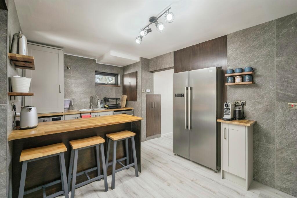 Flat Greenacres in Plymouth